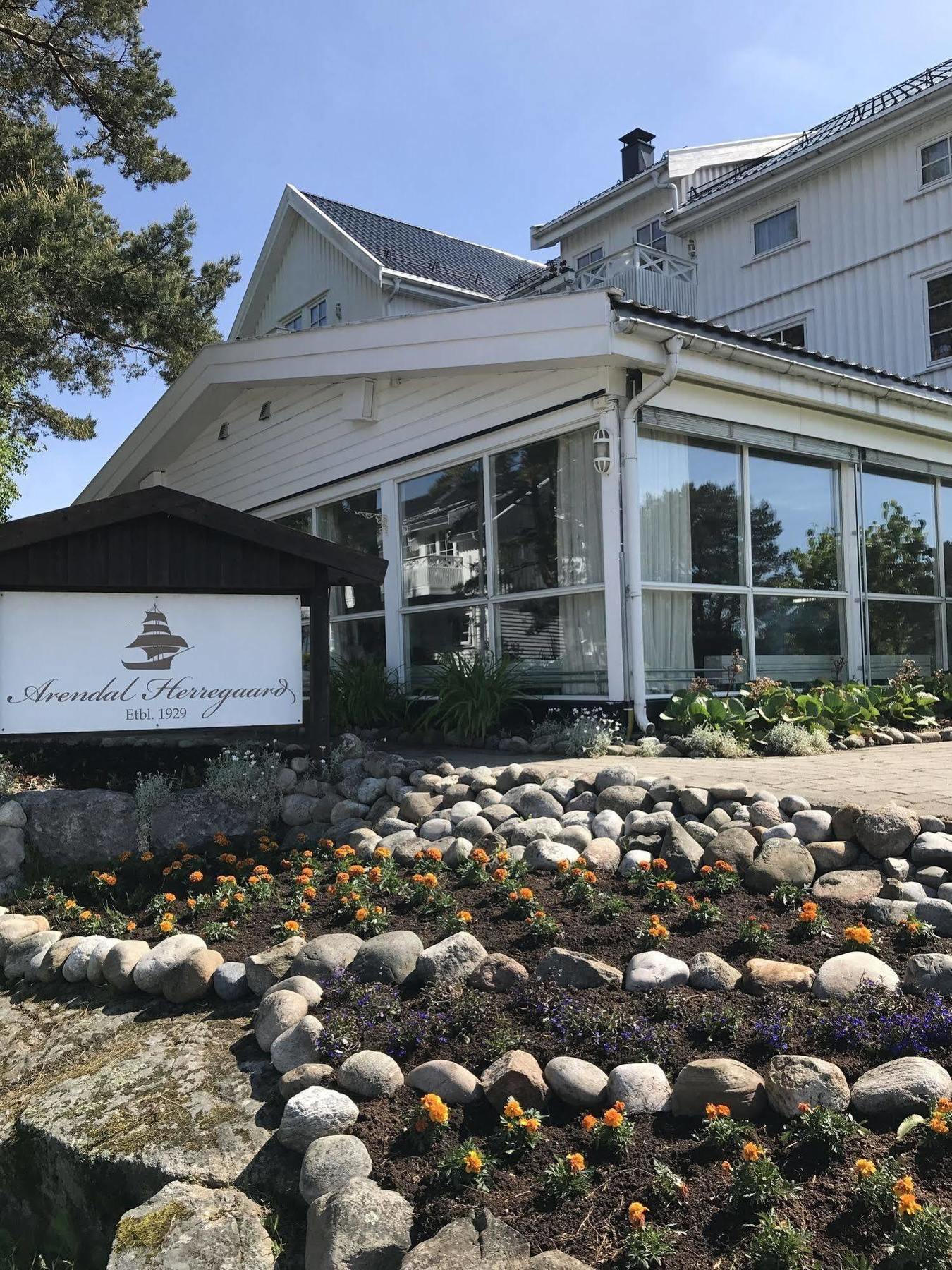 Arendal Herregaard Sommerstuer & Leiligheter Faervik Экстерьер фото